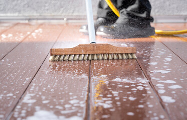 Different Types of Deck Cleaners